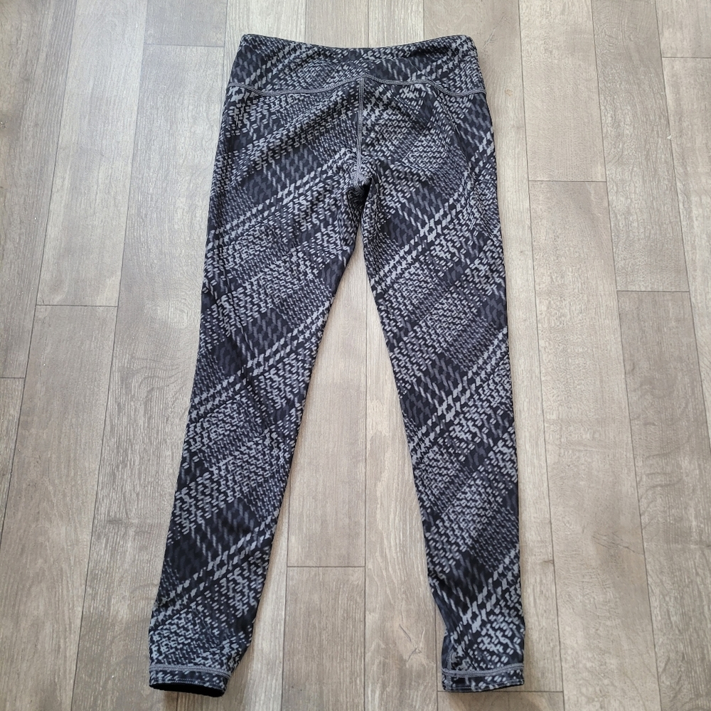 Athleta athletic reversible leggings size medium?